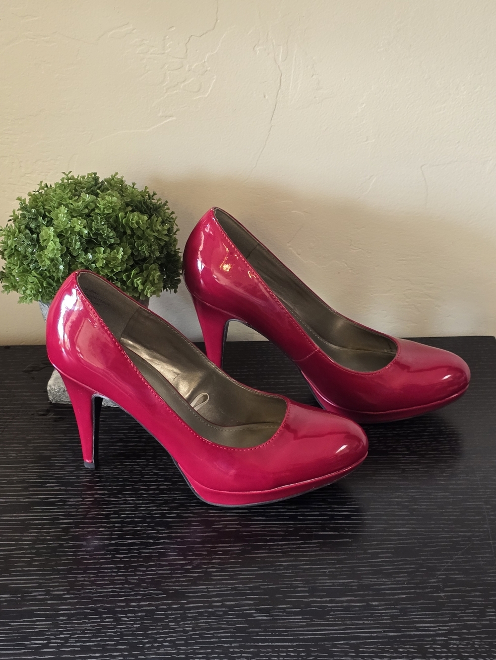 Worthington Raspberry Red Heels Pumps Size 9 - Picture 2 of 5